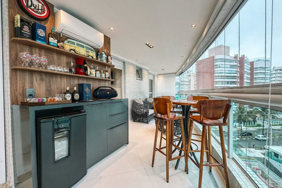 Apartamento à venda com 3 quartos, sendo 2 suítes,  em Riviera de São Lourenço, Bertioga, SP