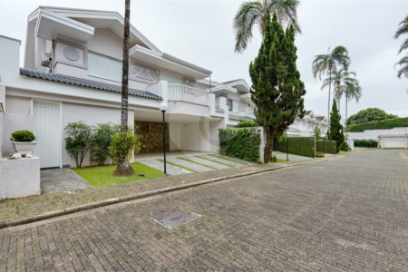 Casa de condomínio 4 suítes a venda no Alto da Boa Vista