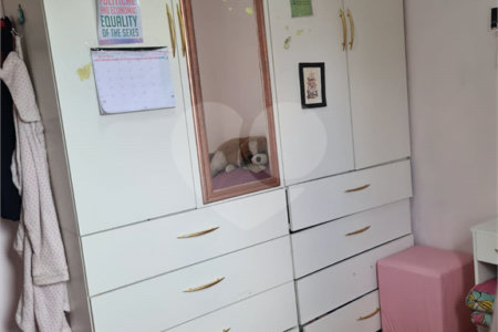 Apartamento com 3 dormitórios, sendo 1 suíte.