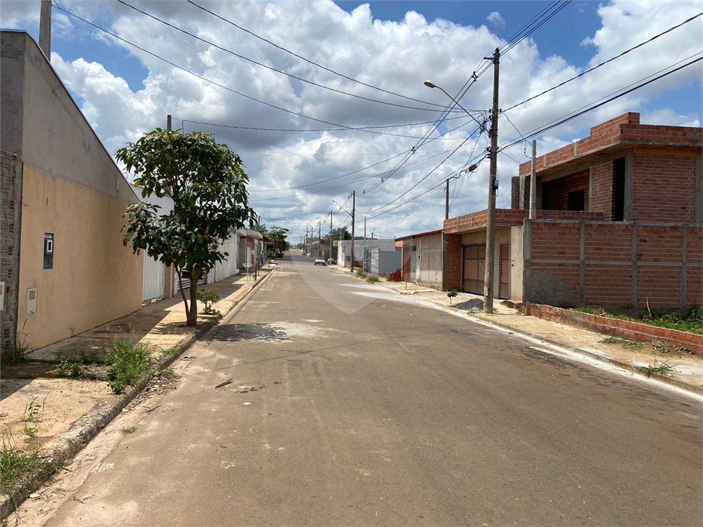 Terreno com 250,00 m² de área total.