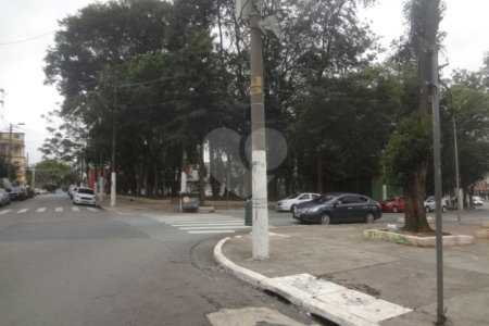Loja à venda na Rua Treze de Maio, 800 m2