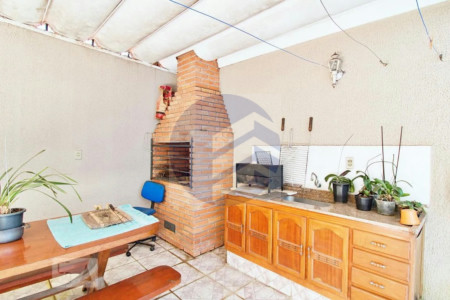 Casa para alugar com 3 quartos, sendo 1 suíte, em Jardim Monte Kemel, São Paulo - SP