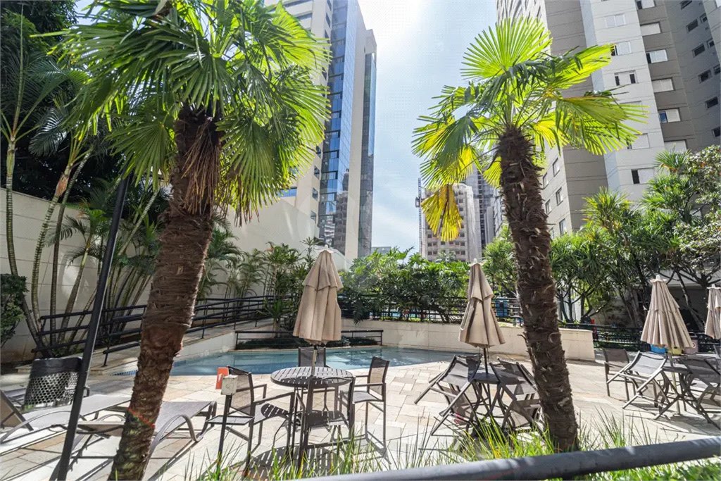 Apartamento à venda em Moema