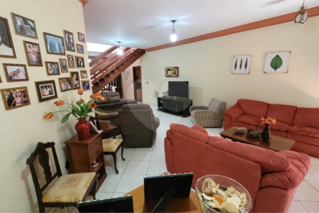 Casa em Condomínio, no Parque Sabará