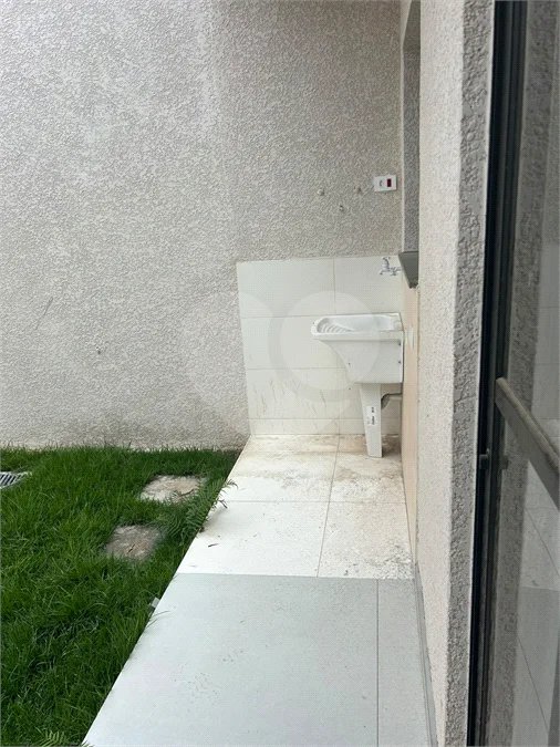 Casa à venda com 3 quartos, sendo 1 suíte, no condomínio Marselha VI, São Roque - SP