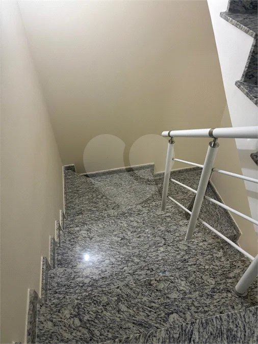 Sobrado à venda ou para alugar com 3 suítes em Horto, São Paulo, SP