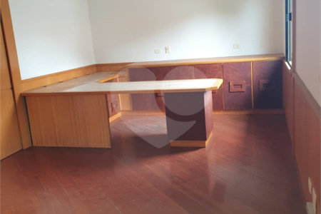 Casa à venda com 2 quartos, sendo 1 suíte, no condomínio Flamboyant, São Paulo - SP