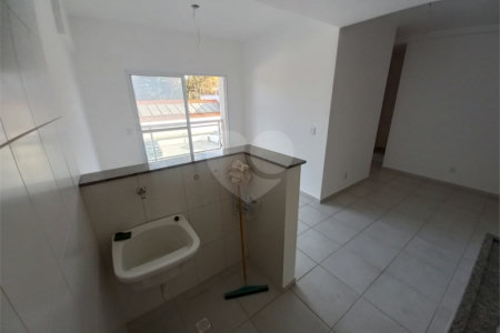 Apartamento no Condomínio Mirante Araucária.
