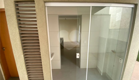 Casa à venda com 3 quartos, sendo 1 suíte,  no condomínio Village Saint Germain, São Carlos - SP