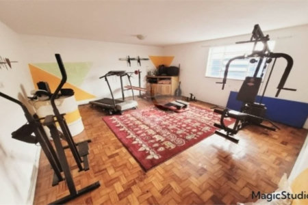 Casa para venda ou locação em São Caetano do Sul, no bairro Olímpico, com 307 m², 8 quartos (3 suítes) e 10 vagas de garagem