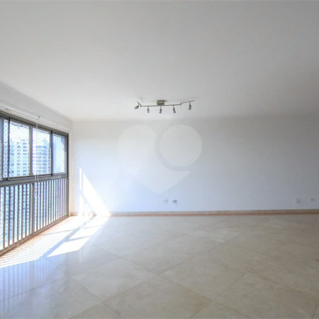 Apartamento locação Alto da Boa Vista próximo Jardim Marajoara.