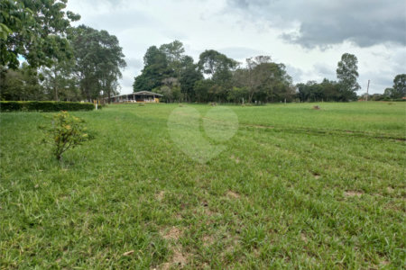 Loteamento Residencial no Condomínio Vila Pinhal do Broa