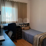 Prédio com portaria 24 horas, e lazer. Apartamento com 3 dormitórios, uma suíte, 2 vagas de garagem