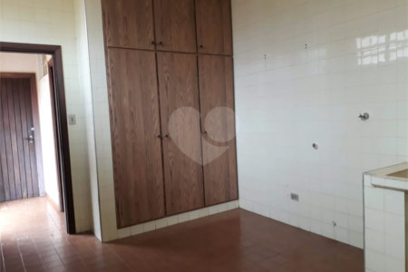 Casa de 3 andares à Venda no Jardim Cardinalli