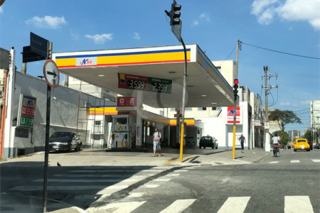 Espaço ideal para posto de gasolina, farmácia e loja no Bom Retiro