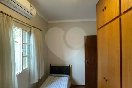 Casa térrea para venda no bairro Vila Xavier em Araraquara/SP.