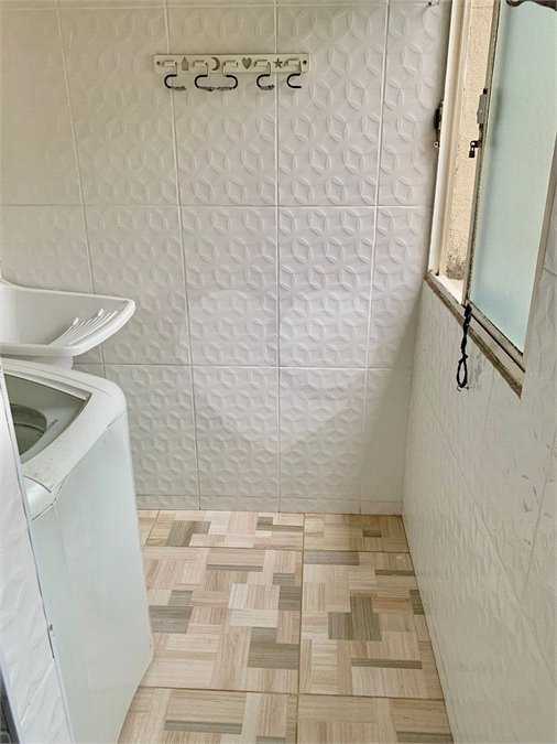 LINDO APARTAMENTO COM 02 DORMITÓRIOS.