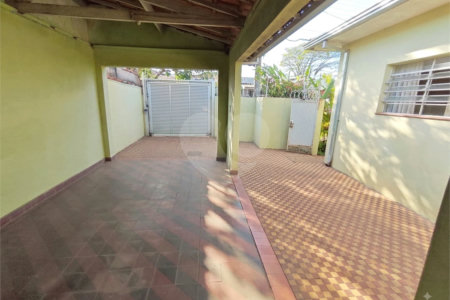 Casa Térrea Charmosa e Espaçosa na Vila Prado: Conforto, Praticidade e Próxima ao Centro!