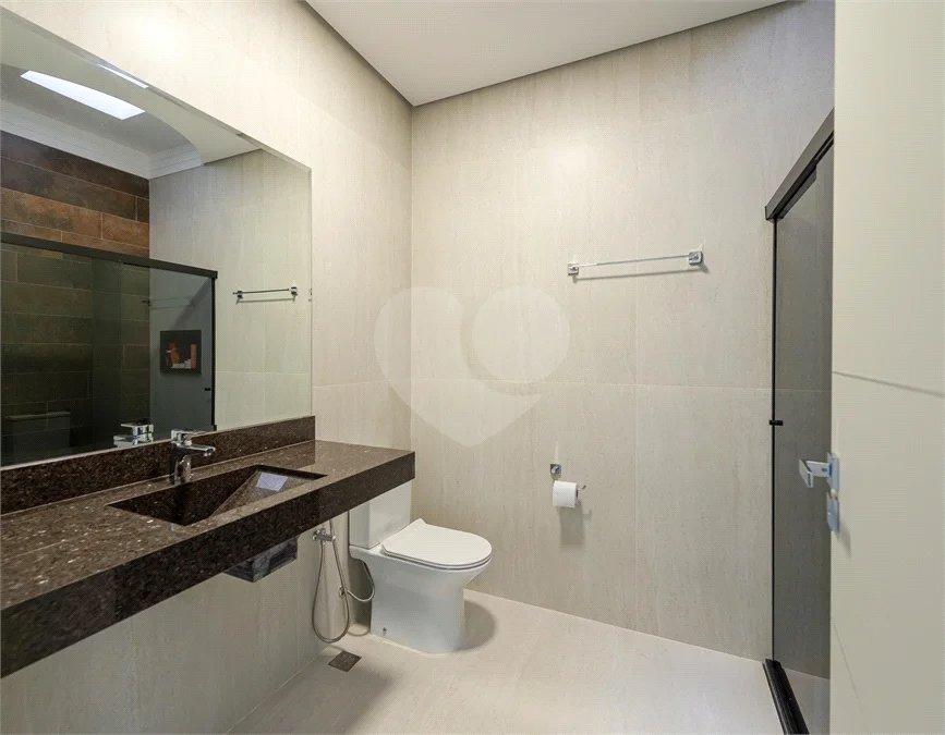 Casa à venda com 4 suítes no condomínio Vale da Santa Fé, Vinhedo - SP