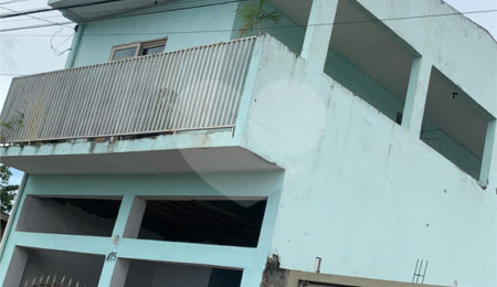 Sobrado à venda com 3 quartos em Jardim Social Presidente Collor, São Carlos, SP