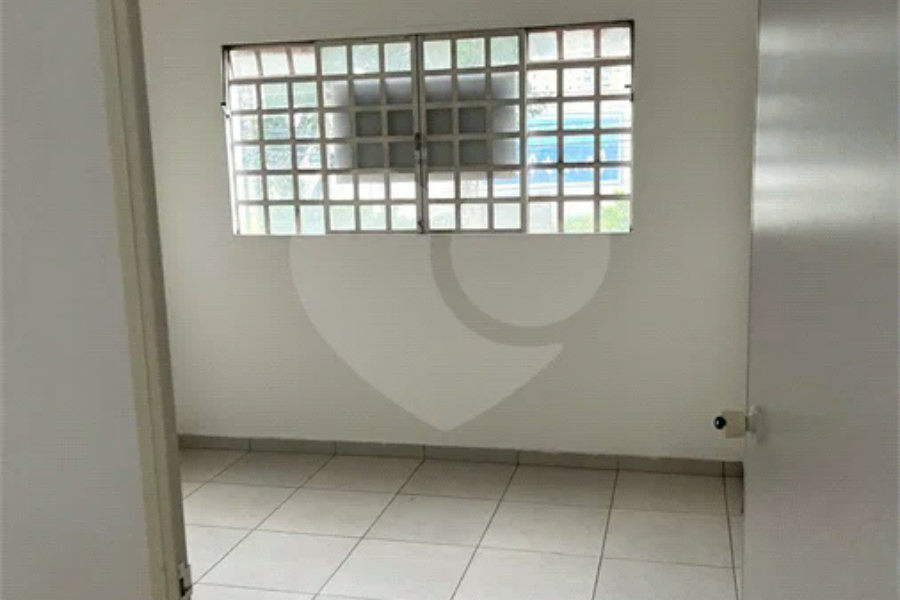 Ótimo Prédio Comercial !! Vende Total ou Aluga andar superior..OPORTUNIDADE !