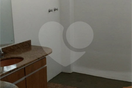 Apartamento à venda no bairro Bela Vista.