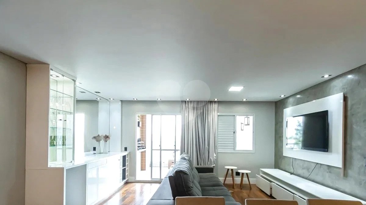 Apartamento mobiliado de 102 m² para locação no Centro de São Bernardo do Campo, com 3 dormitórios, 1 suíte, varanda gourmet com vista para o Paço Municipal, 2 vagas e lazer completo.