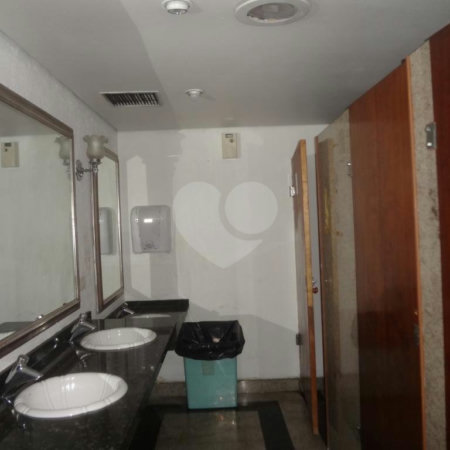 Casarão comercial à venda na Rua Treze de Maio