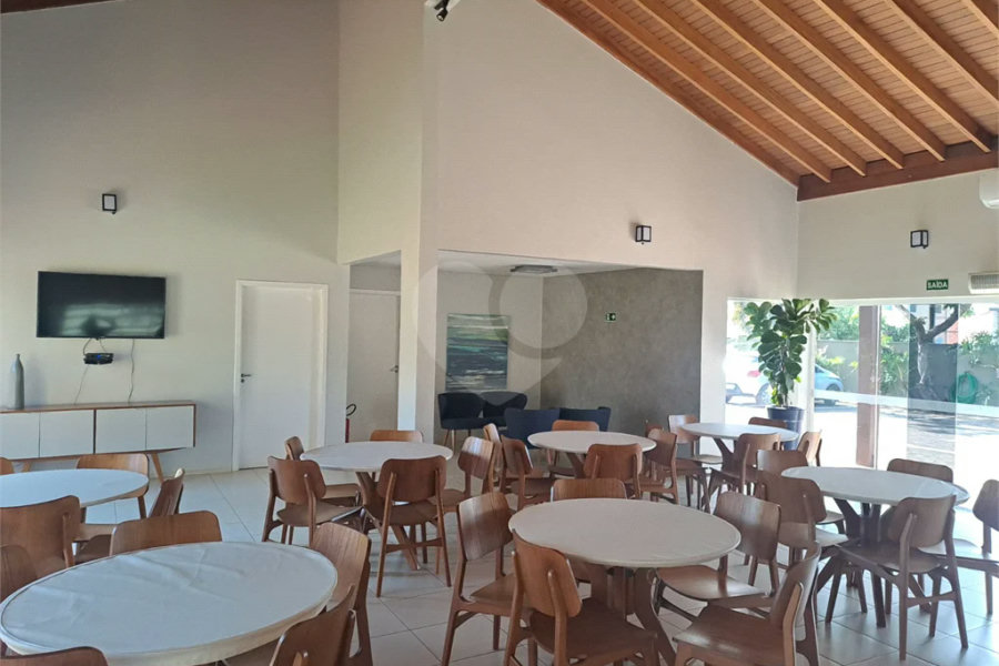 Linda Casa 3 dormitórios com piscina - R$ 950.000,00