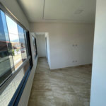 Duplex à venda com 2 quartos, sendo 1 suíte, apenas 400m Mar
