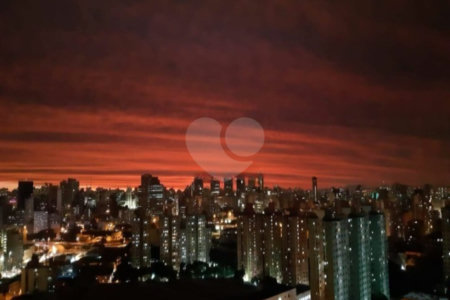 Apartamento à venda no Brás, 1 quarto, varanda, garagem, semimobiliado