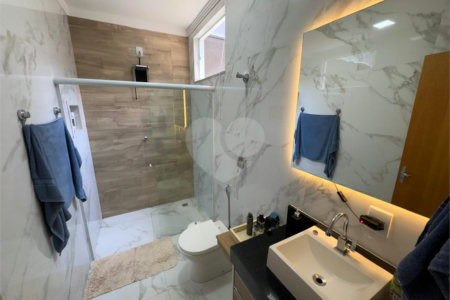 Casa térrea no Condomínio Faixa Azul
