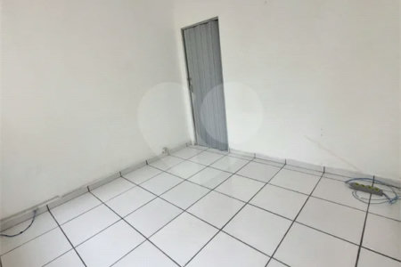 Stúdio na Barra Funda à venda.
