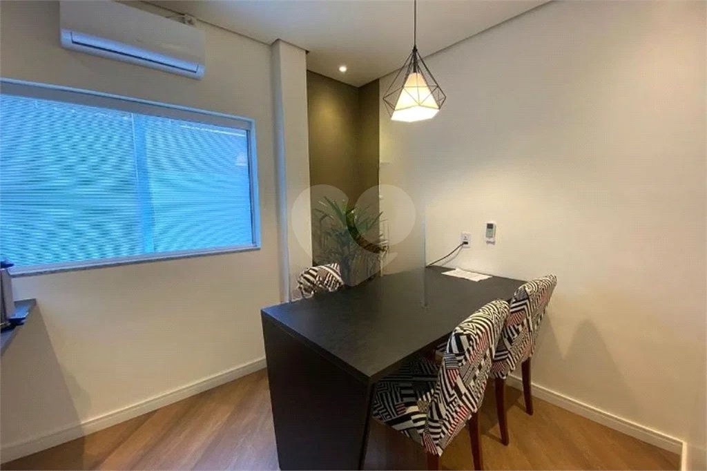 Oportunidade Apartamento mobiliado á venda na saude com 60m² com 2 dorm e 2 vaga. Aceita e estuda Permuta ( sujeito a avaliação).