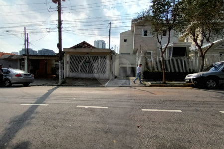 Casa térrea com duas edículas para venda - Saúde, SP.