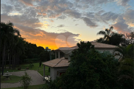 Chácara no Condomínio Vale das Laranjeiras em Indaiatuba SP - Venda - R$ 3,600.000,00 - Locaçao - R$ 30.000,00 mais encargos - Linda, espaçosa, aconchegante, acabamento de alto padrão em rua tranquila e arborizada, em um dos Condomínios mais valorizados de Indaiatuba. Com fácil acesso as principa