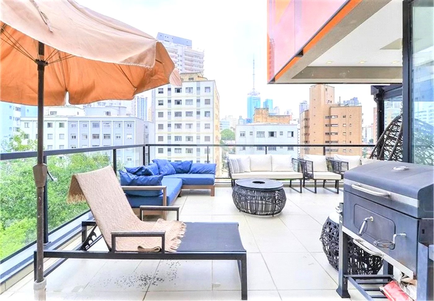 Apartamento de 1 quarto - Vila Mariana - Varanda, - 1 vaga - Lazer e serviços no condomínio.