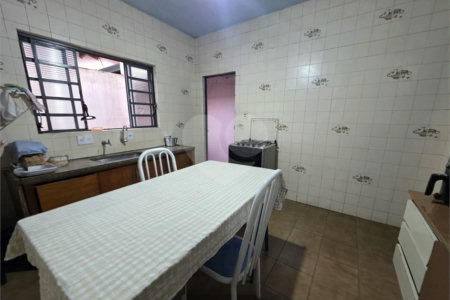 Casa térrea, 2 dormitórios com salão comercial Jd. Nova São Carlos
