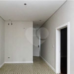 Sobrado à venda no Belenzinho de 208 m² com 6 dormitórios, 4 banheiros e 2 vagas