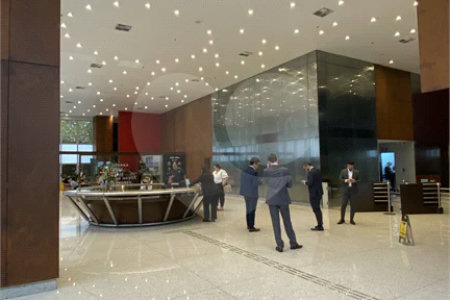 Sala comercial a 4 minutos estação Berrini