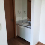 APARTAMENTO DE 44,0 M² COM 01 DORMITÓRIO E COZINHA COM ARMÁRIOS, VARANDA GOURMET E VAGA PARA LOCAÇÃO EM SANTANA
