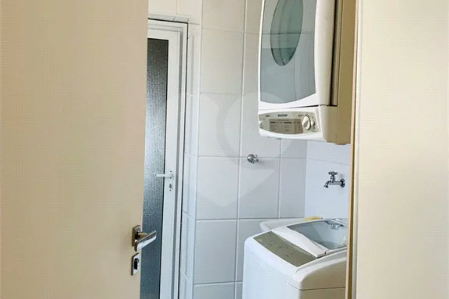 Apartamento à venda com 3 quartos, sendo 2 suítes,  em Riviera de São Lourenço, Bertioga, SP