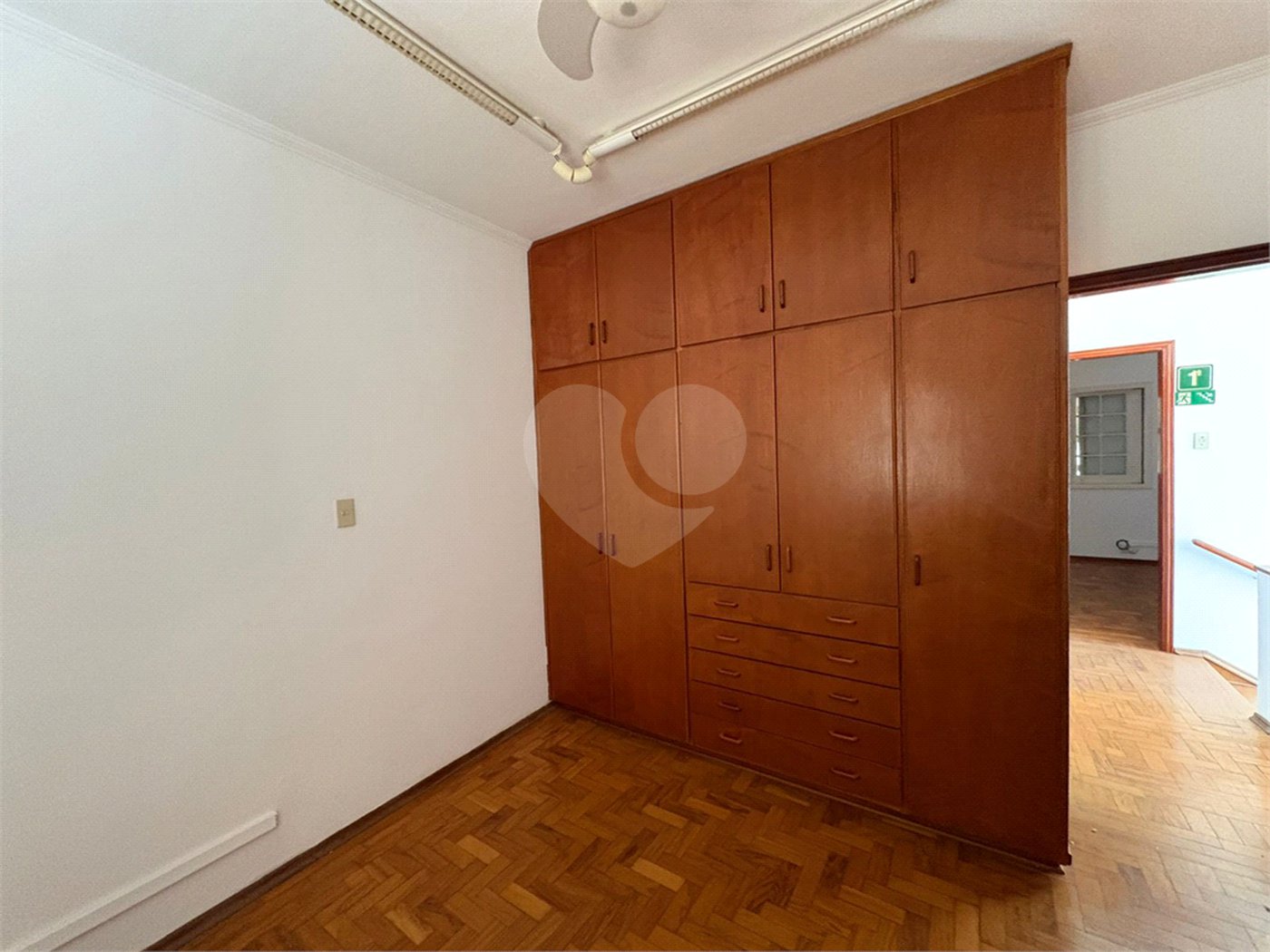 Ótima oportunidade para moradia ou investimento comercial!