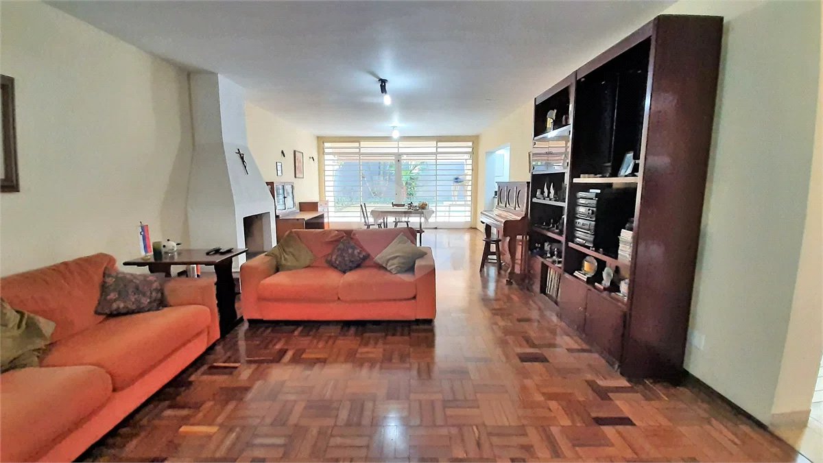Sobrado à venda ou para alugar com 3 quartos, sendo 2 suítes, em Brooklin, São Paulo, SP
