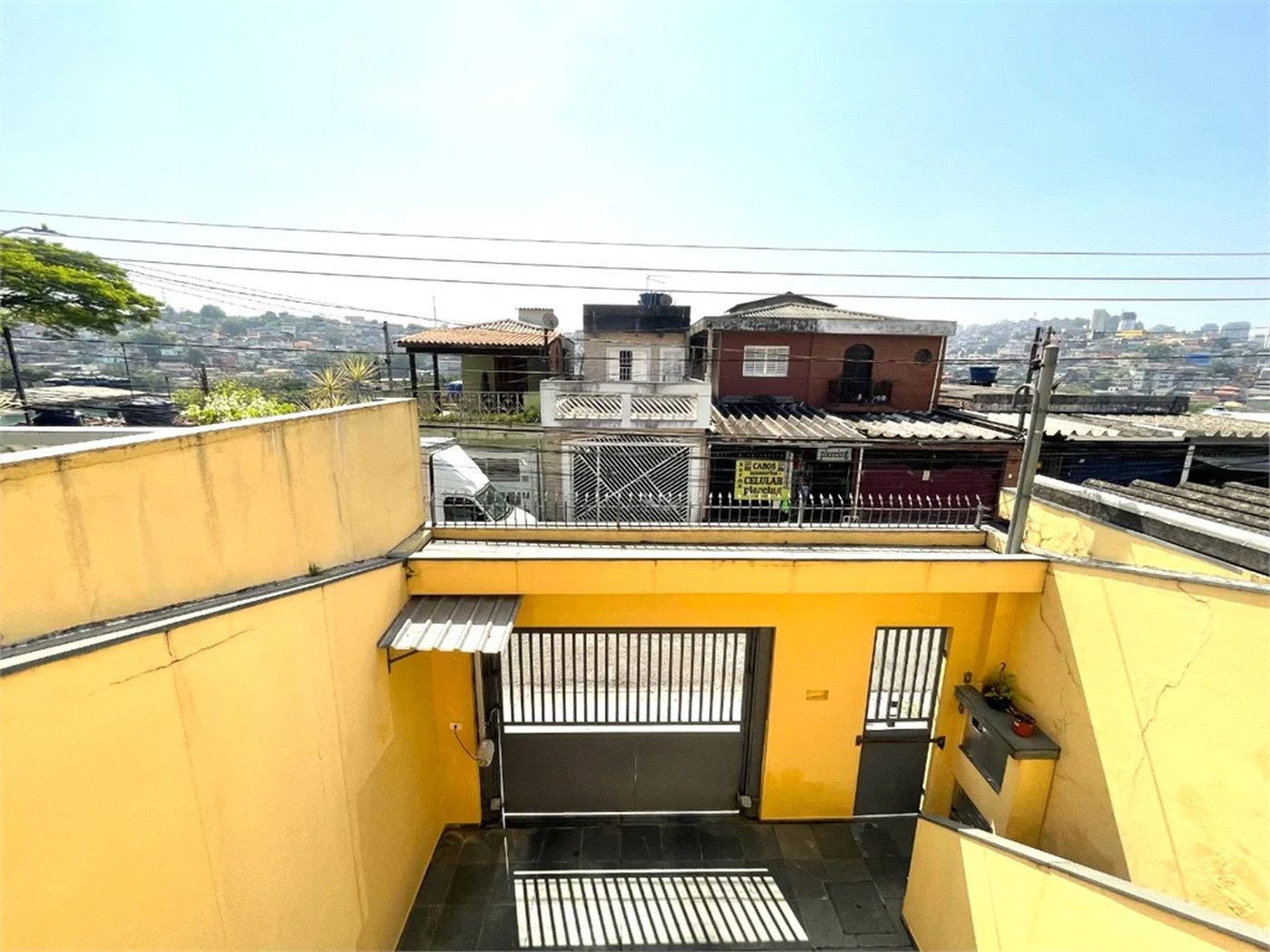 Sobrado à venda com 182m² 3 quartos, 2 vagas e churrasqueira em excelente localização