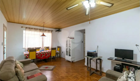 Casa à venda com 170m², 3 quartos e 2 vagas