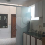 Sobrado com 224m² , 3 dormitórios , sendo 2 suítes , 3 vagas de garagem , 7 banheiros , à venda na Vila Scarpelli em Santo André.