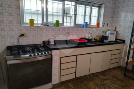 Sobrado à venda no Planalto Paulista de 232 metros quadrado com 3 suítes e 3 vagas.