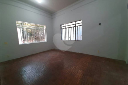 Casa Comercial no Centro.
