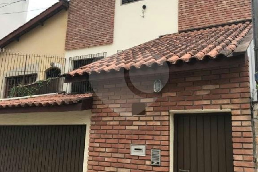 Sobrado imponente à venda no Jardim Leonor de Barros